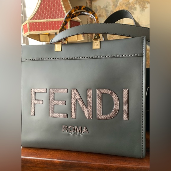 Authentic Fendi Sunshine medium tote bag - Picture 1 of 5